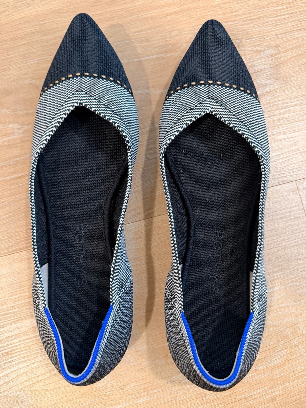 Rothy's Pointed Knit Flats in Black and grey W8.5
